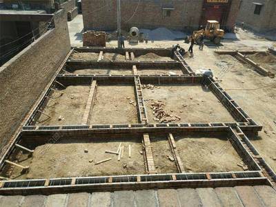 山西農(nóng)村工頭的施工絕技 屋頂鋪土實(shí)現(xiàn)防水與保溫